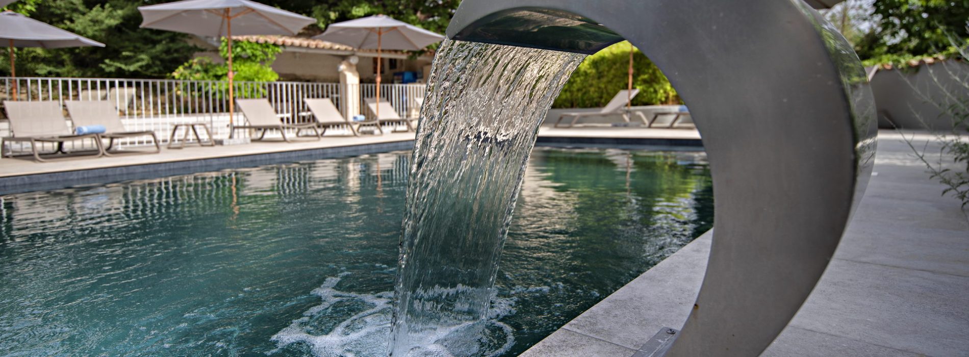hotel-mas-pont-roman-piscine-exterieure_03
